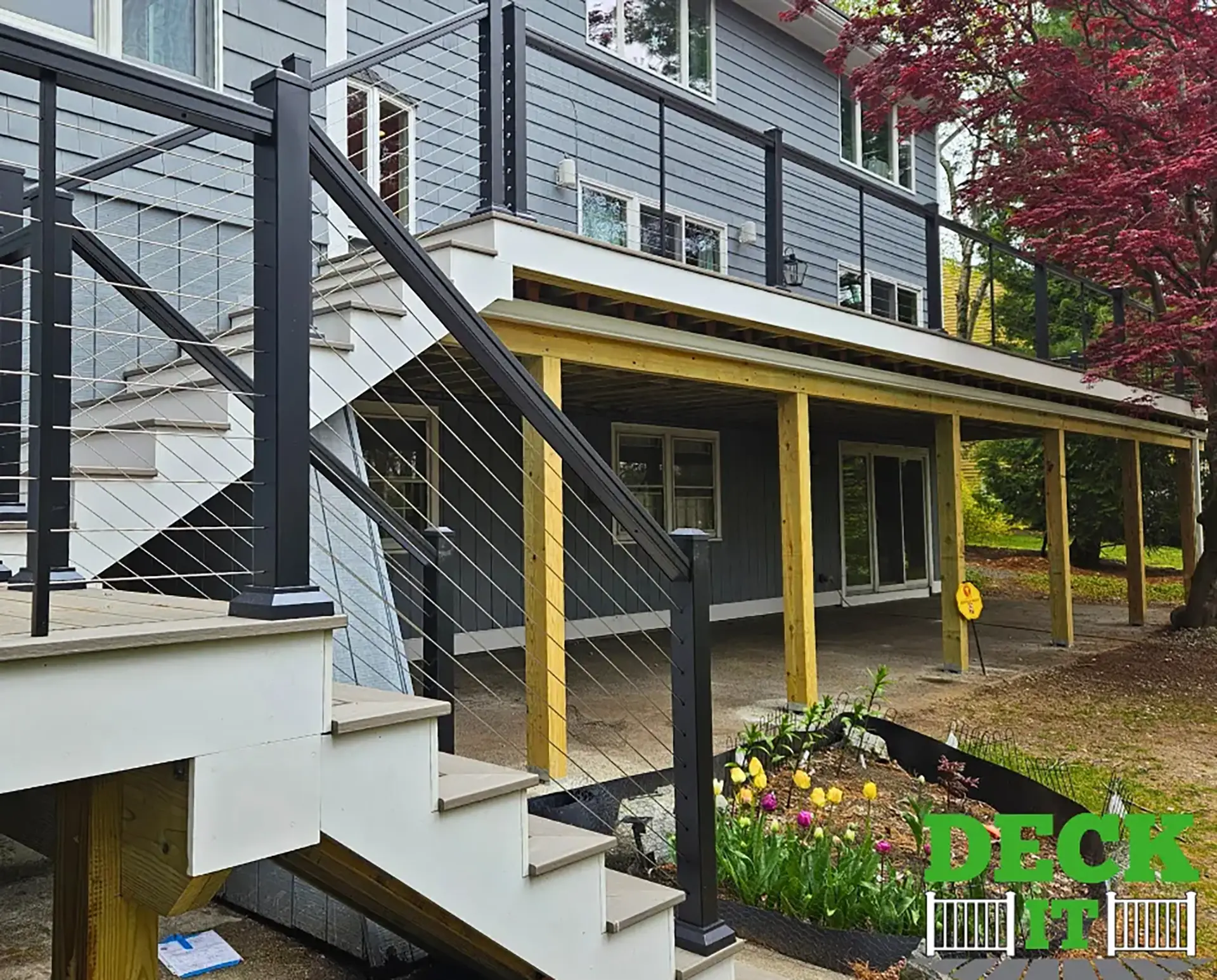 Deck with underdeck space